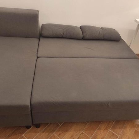 Nice Room With 2 Shared Bathrooms ,Wc , 2Km To Old Town -100M From Metro Szwedzka Varsóvia Exterior foto