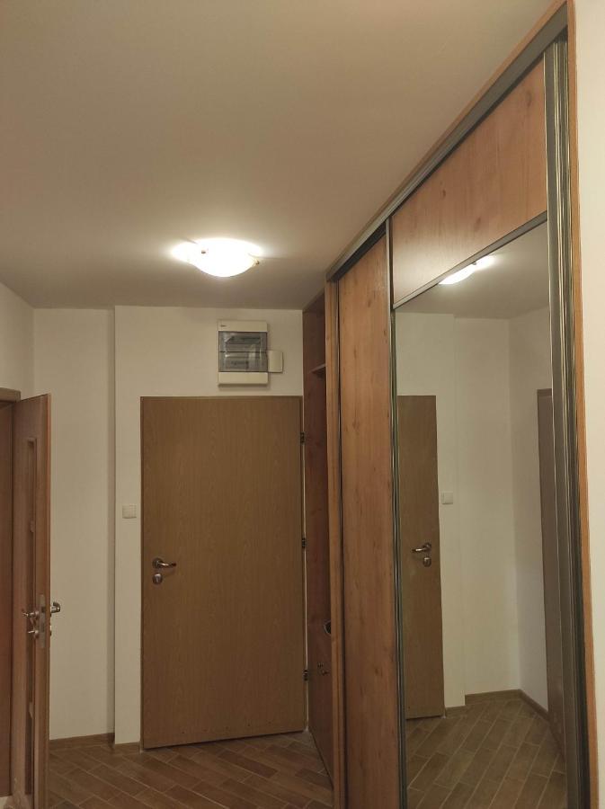 Nice Room With 2 Shared Bathrooms ,Wc , 2Km To Old Town -100M From Metro Szwedzka Varsóvia Exterior foto