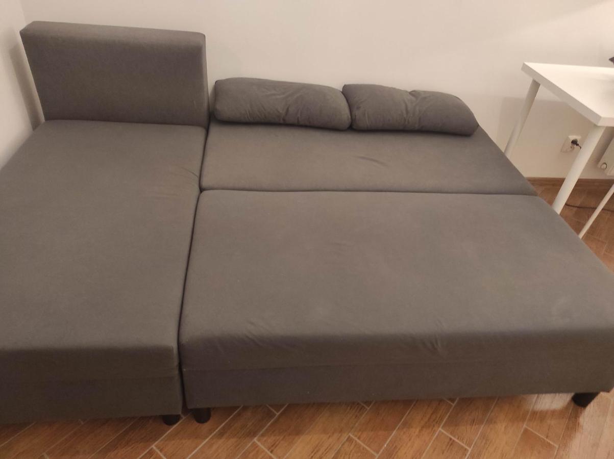 Nice Room With 2 Shared Bathrooms ,Wc , 2Km To Old Town -100M From Metro Szwedzka Varsóvia Exterior foto